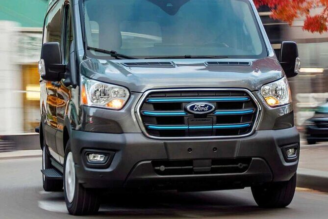 Departure by Van or Bus from Ottawa City to Ottawa Airport YOW - Vehicle Options and Comfort