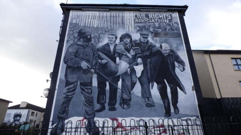 Derry: Bloody Sunday and Bogside Murals Walking Tour - What You Can Expect from the Tour