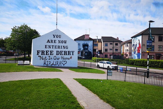 Derry City: The troubles Bogside walking tour - The Experience: What to Expect