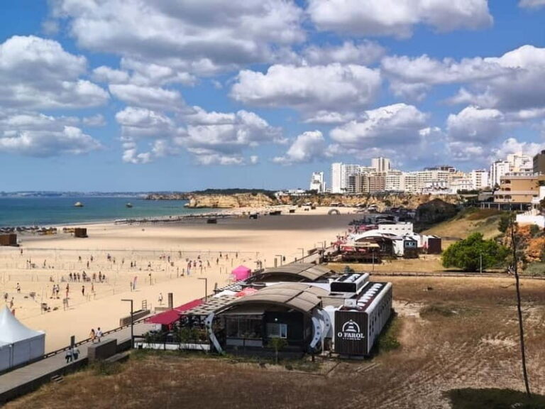 Dicover The Algarve Region and The Local Gastranomy - What’s Included and What Costs Extra