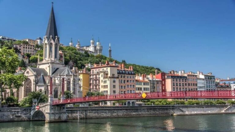 Discover Lyon: Historical Walking Tour with a Local Guide - Detailed Breakdown of the Itinerary