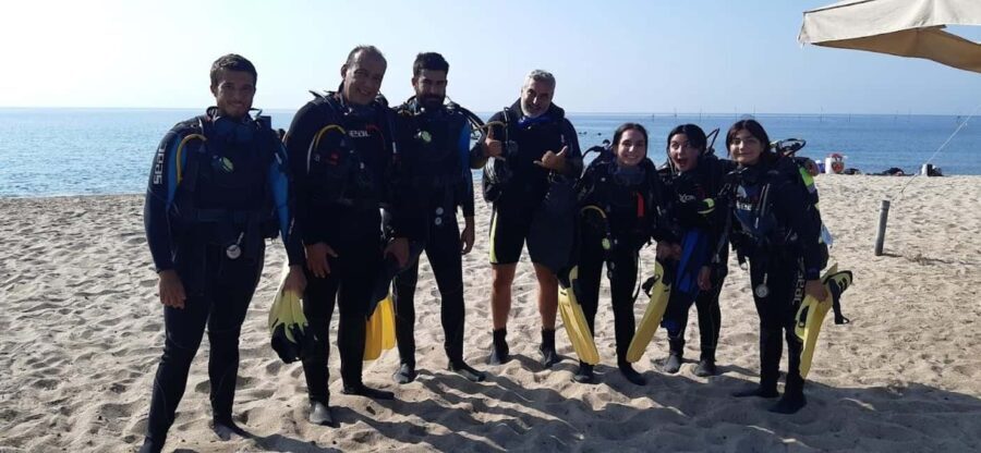 DISCOVER RECREATIONAL SCUBA DIVING. - Introduction: Why This Experience Might Be Your First Step into Scuba