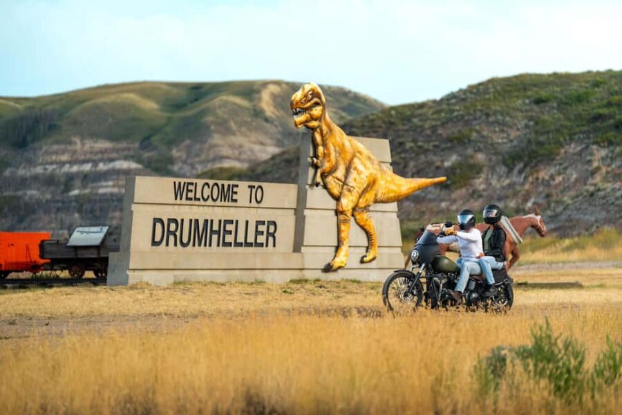 Drumheller: Dinosaurs, Canyons, & Hoodoos Day Tour - Visiting the Royal Tyrrell Museum