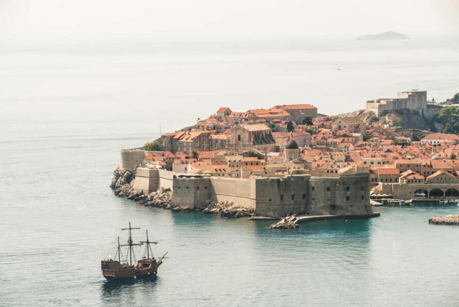 Dubrovnik: All-Access Pass + Unlimited Public Transport - The City Walls: A View to Remember