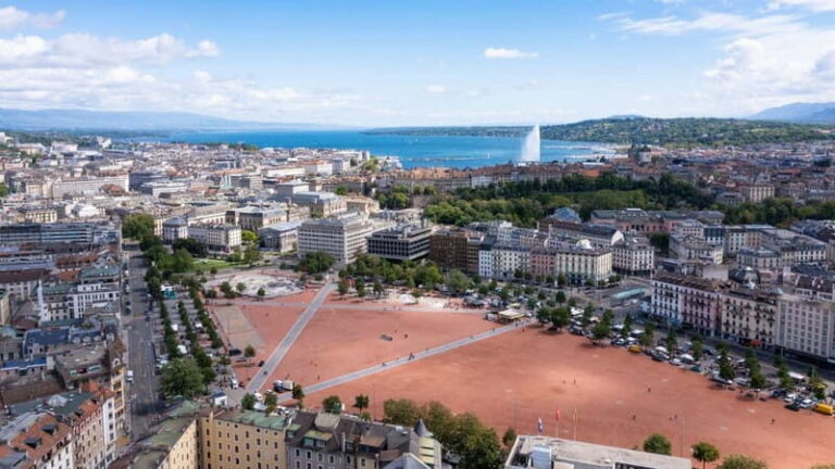 E-bike Tour Geneva Old Town with Free Museum Entry - Discovering Geneva on Electric Bikes