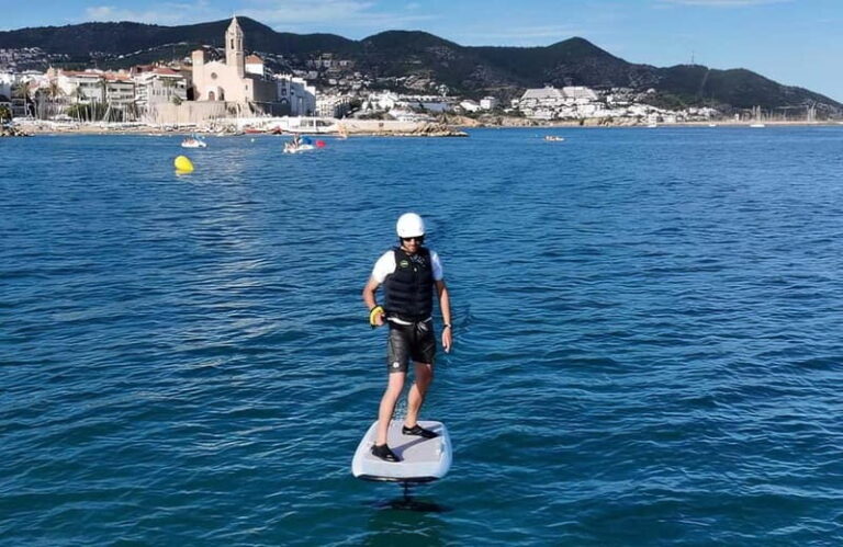 E-Foil Adventure with Instruction in Sitges - What is the E-Foil Adventure in Sitges?