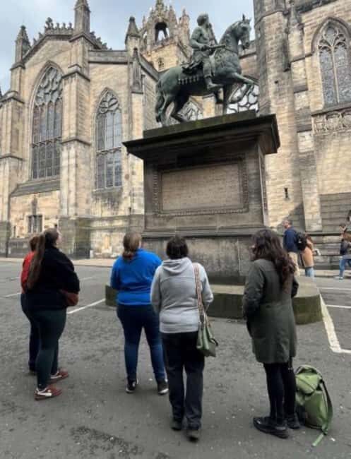 Edinburgh: Castle, Royal Mile, St Giles and Greyfriars tour - Practical Details and Value