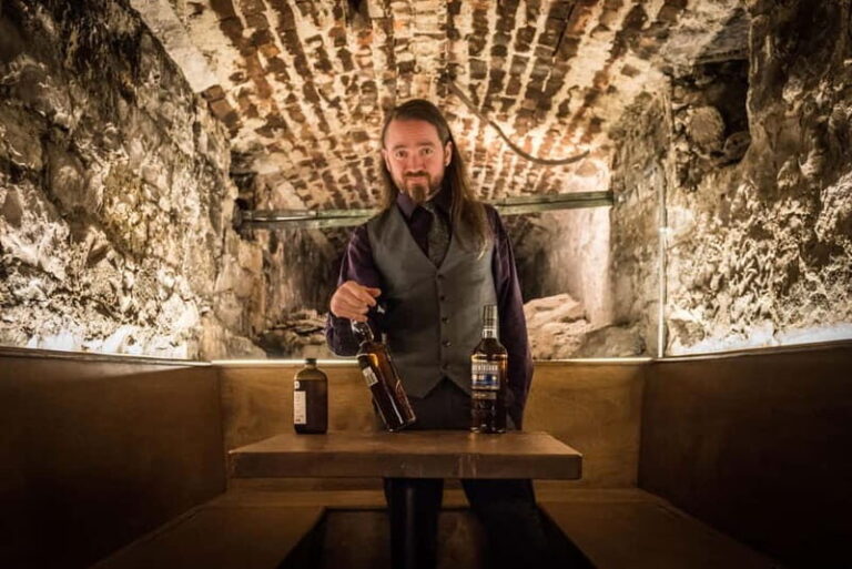 Edinburgh: The Lost Close Underground Scotch Whiskey Tasting - The Experiences That Make It Stand Out