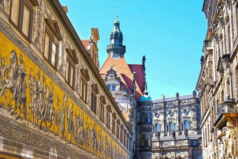 Elbfloren: Historical city tour - The Authentic Experience of a Guided Walk
