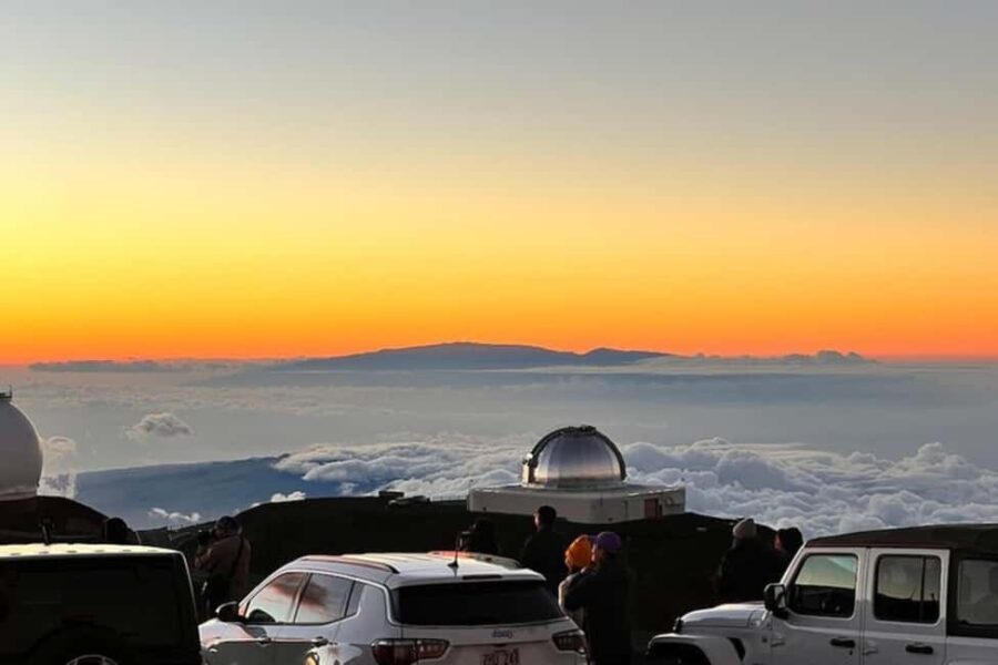 Enchanting Mauna Kea & Waterfalls Tour: From Big Island Hilo - Transportation and Group Size