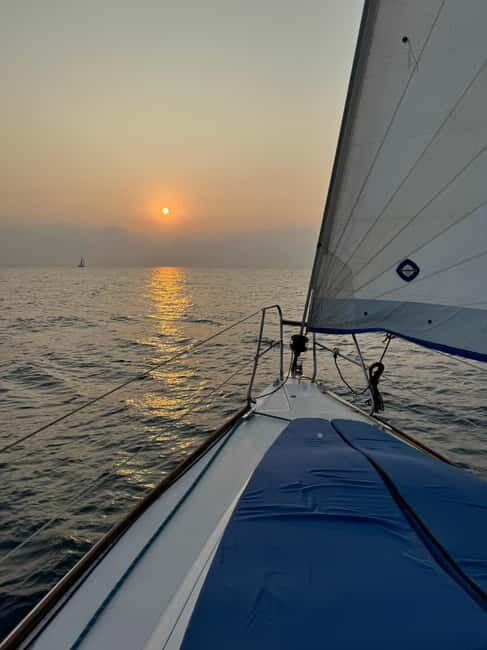 Enjoy the sunrise in Barcelona from a sailboat with drinks & snacks - The Experience in Detail