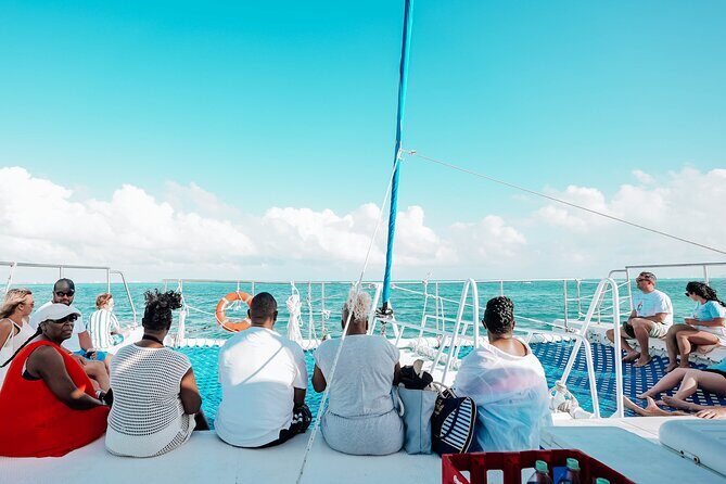 Enjoy the Sunset in Catamaran Unlimited - Sailing to Isla Mujeres from Cancún - The Experience at a Glance