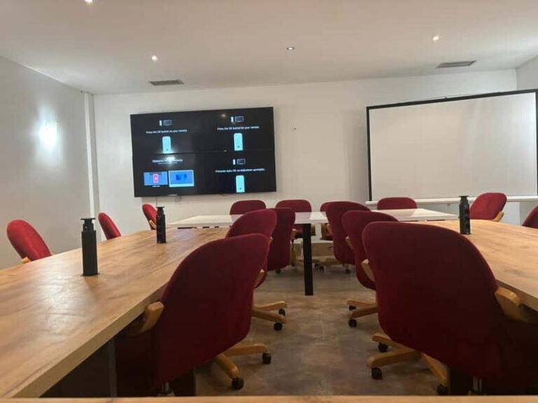 Experience Bosnian Cuisine: Learn to Make Lonac & Hurmasice - Who Should Consider This Tour?