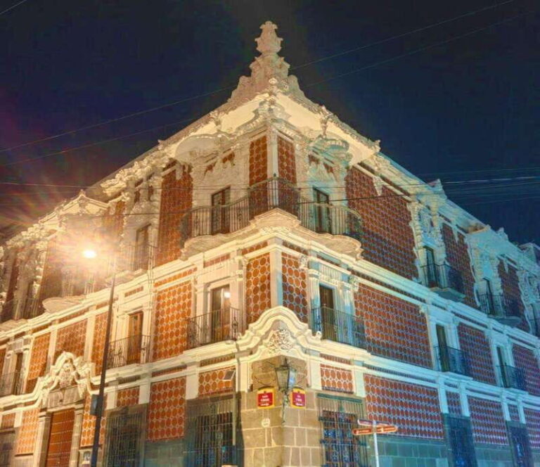 Experience the nighttime magic of Puebla with stories - Why This Tour Offers Great Value