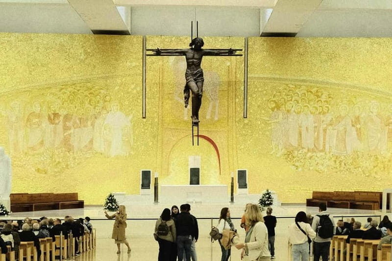 Fátima + Batalha Tour  Culture and History Departing from Porto - Transportation and Group Dynamics