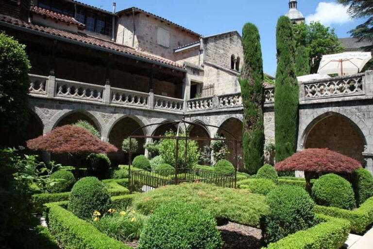 Figeac, a remarkable medieval city - Practical Details and Value