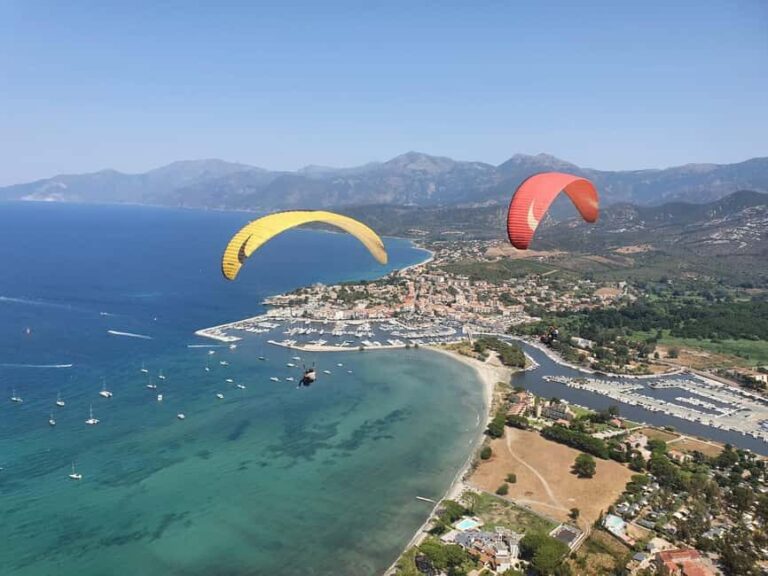 First flight / Tandem paragliding flight in Saint Florent - What Makes This Paragliding Experience Special