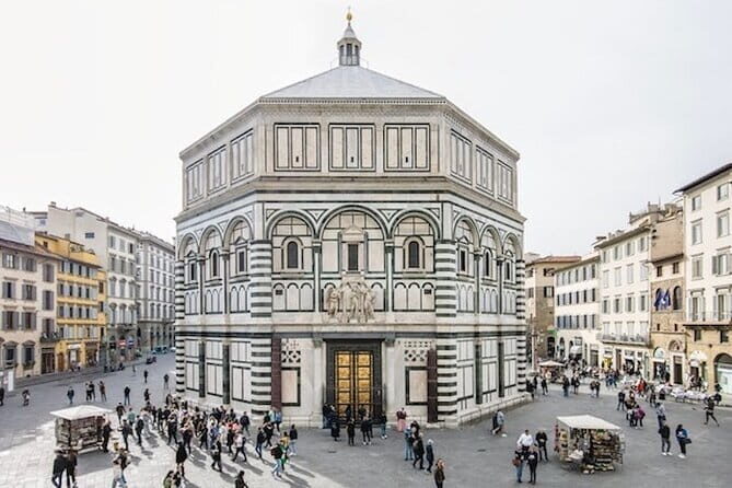 Florence Duomo Tour with Dome Climb and Skip the Line Ticket - Exploring Piazza del Duomo
