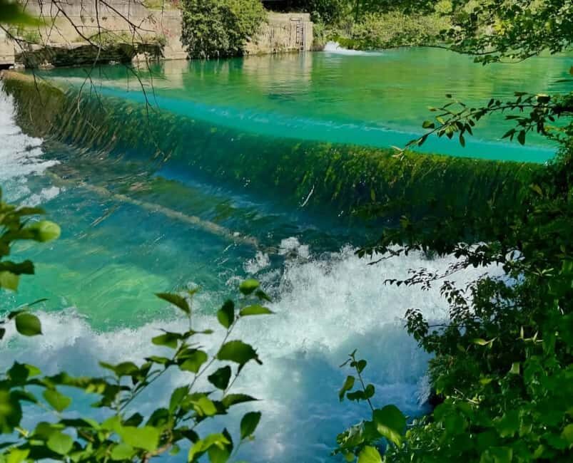 Fontaine-de-Vaucluse: Guided tour, the Mysteries of the Gouffre Open to all - Legends and Stories that Enliven the Experience