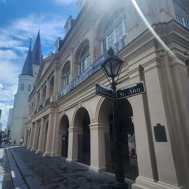 French Quarter: Jackson Square to Bourbon Street Tour - Exploring the French Quarter in 30 Minutes