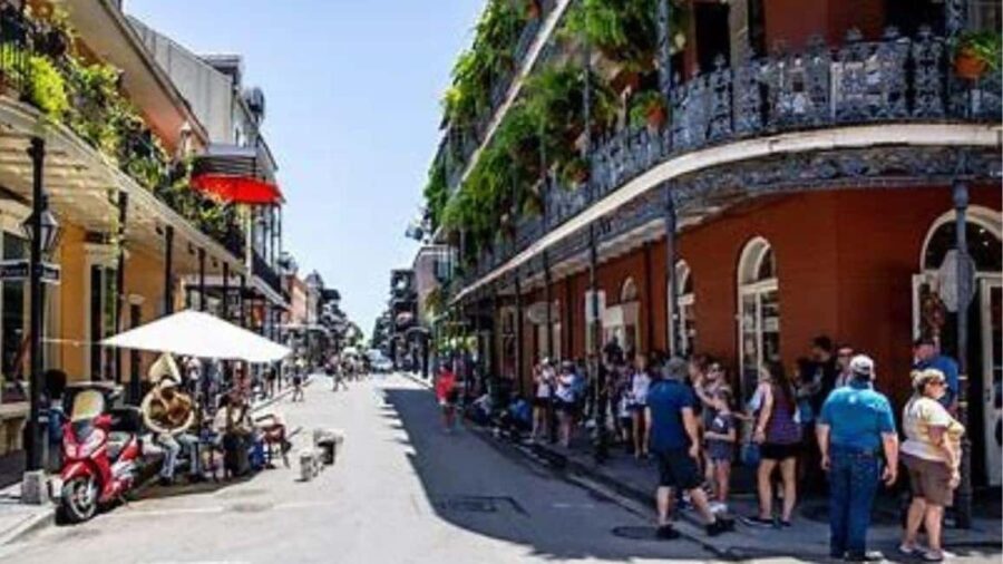 French Quarter Tour with Local Guide and Creole Stories - Discovering the French Quarters Soul