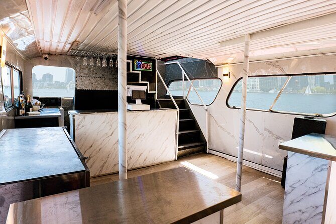 Friday Night Boat Bliss in Toronto - The Experience from Reviews and Feedback