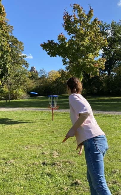 Frisbee golf / disc golf: Fun and games in a beautiful park in Leipzig - What Sets This Experience Apart