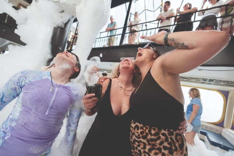 From Antalya/Kemer: All-Inclusive Party Boat with Lunch - Activities and Entertainment