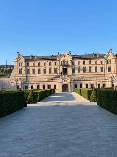 From Iai: Mimi Castle Wine Tasting Day Trip - Who Will Love This Tour?