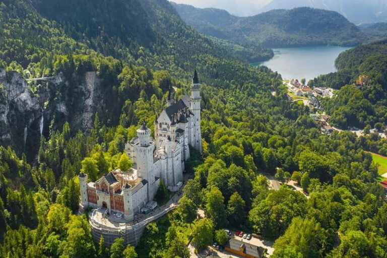 From Munich: Private Tour to Neuschwanstein Castle with Meal - Is This Tour Worth It?
