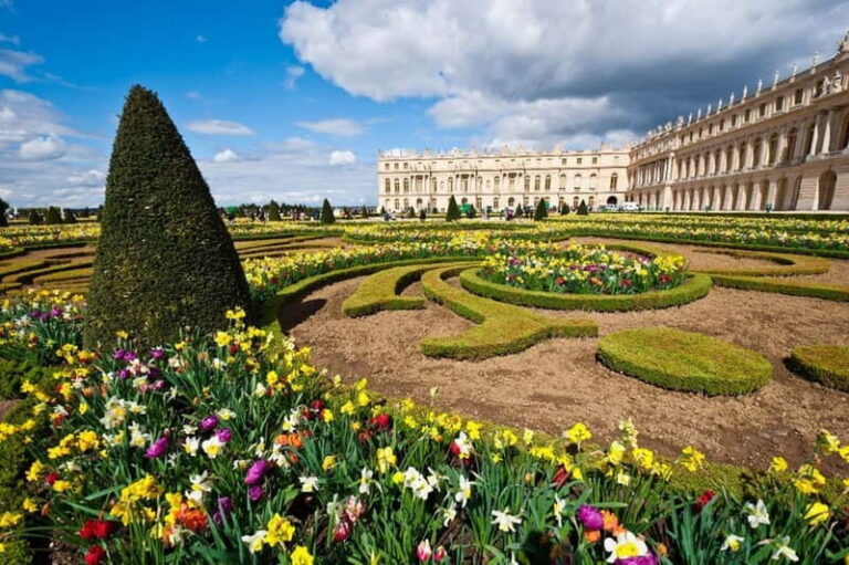 From Paris: Versailles Palace and Gardens with Transfer - The Itinerary: What to Expect on the Day
