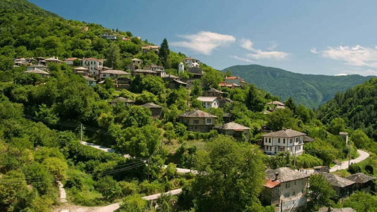 From Plovdiv: Wonderful Bridges and Rhodope Cuisine Day Trip - Authentic Bulgarian Village: Kosovo’s Charm