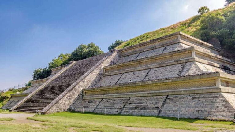 From Puebla: Cholula and Museum Baroque Private Day Tour - The Vibrant Santa María Tonantzintla Church