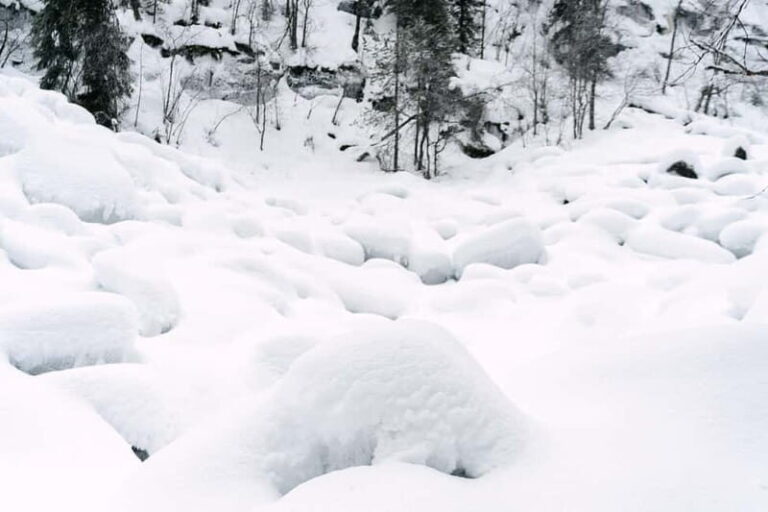 From Rovaniemi: Korouoma Frozen Waterfalls Guided Hike - What to Bring and Practical Tips