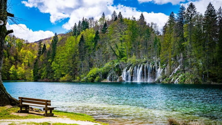 From Split: Plitvice Lakes Guided tour - Arrival and Entry: The Gate to Fairy Tale Landscapes