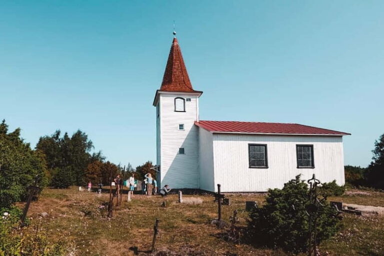 From Tallinn: Prangli Island Hiking and Sauna Tour - Who Should Book This Tour?