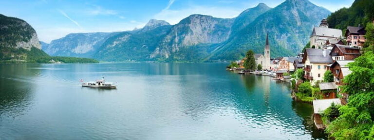 From Vienna: Gmunden, Hallstatt, Salzkammergut Day Tour - Transportation and Group Size