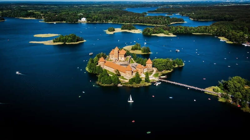 From Vilnius: tour to Trakai with kybynai tasting - Who Should Consider This Tour?