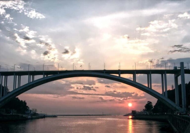 Gaia Sunset Bridges Cruise - Who is This Tour Best For?