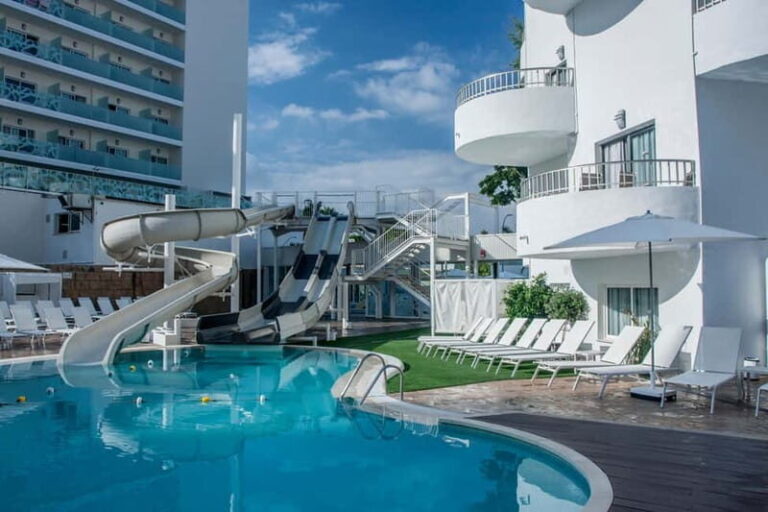 Gandía: Villa Luz Design & Art Hotel Day Pass - Discovering Villa Luz: A Visual Treat in Gandía