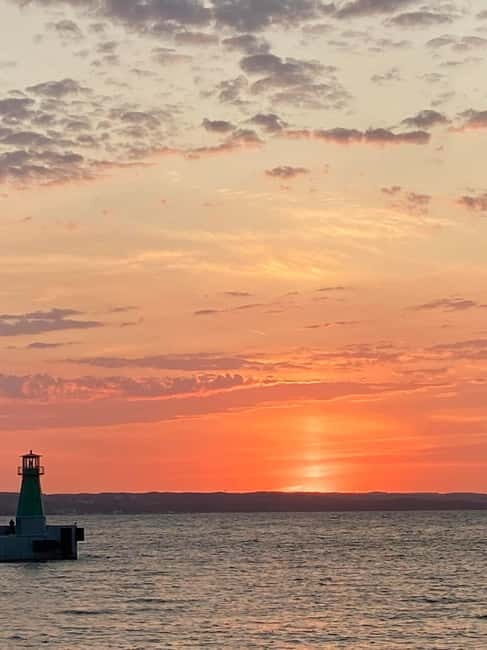 Gdansk: 8:30PM Evening Cruise With Live Music on Black Pearl - The Experience in Detail