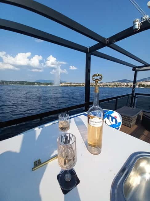 GENEVA: PRIVATE 360° LAKE CRUISE WITH APERITIF - The Highlights and Unique Features