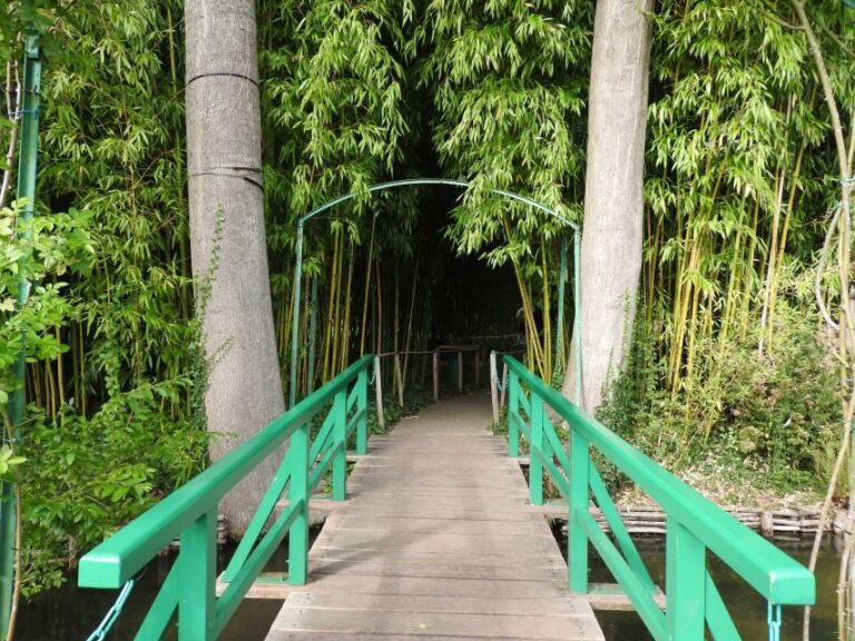 Giverny Village Walking Tour & Skip-the-Line to Monet Garden - Discovering Giverny with a Local Guide