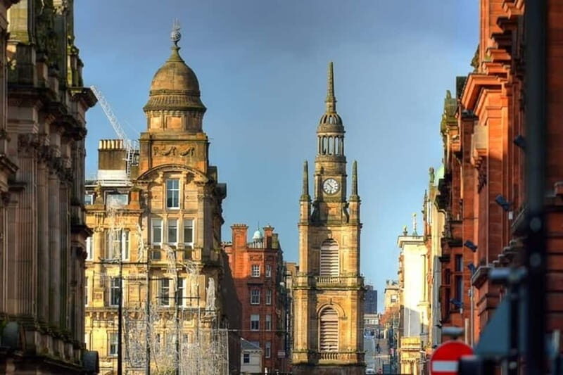 Glasgow: Must-See Attractions Guided Walking Tour - The Guide and Tour Dynamics