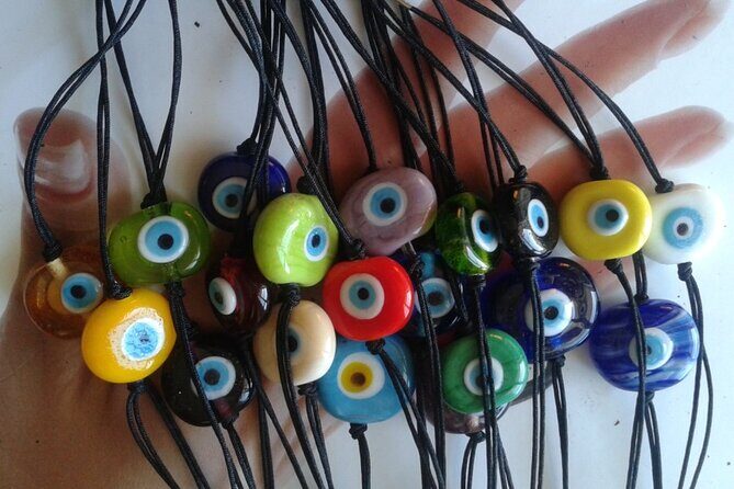 Glass Melting and Shaping with Flame with the Senior Glass Master - Value and Practical Details