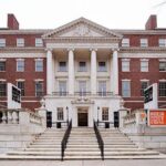 Gossip Girl Uptown Site Tour in a Vintage Car - Who Should Consider This Tour?