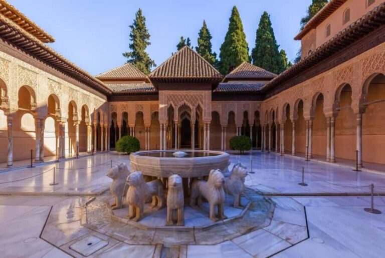 Granada: Alhambra, Nasrid Palaces & Gardens guided Tour - The Itinerary Breakdown