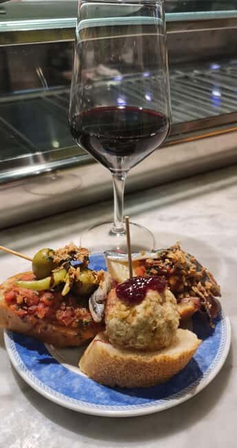 Granada: Spanish Tapas Tour with Local Guide. All included. - A Detailed Breakdown of the Itinerary