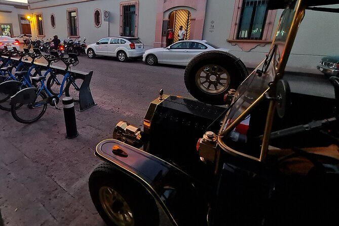 Great tour in a vintage Ford-T electric car (replica) - Who Will Love This Tour?