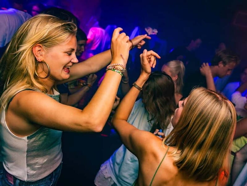 Groningen: Pub Crawl with Pub Quiz, Free Shots and Games - The Venues and Atmosphere